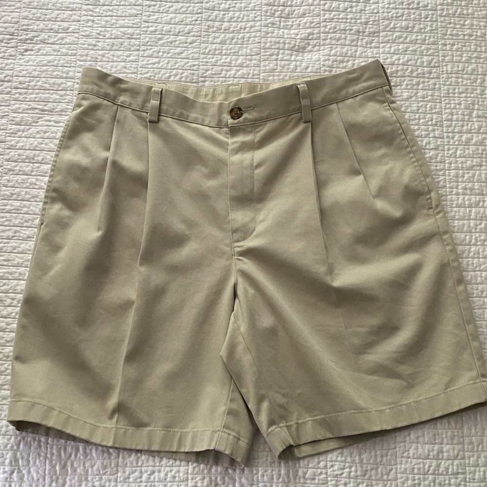 L.L. Bean Men's Khaki Flat Front Shorts